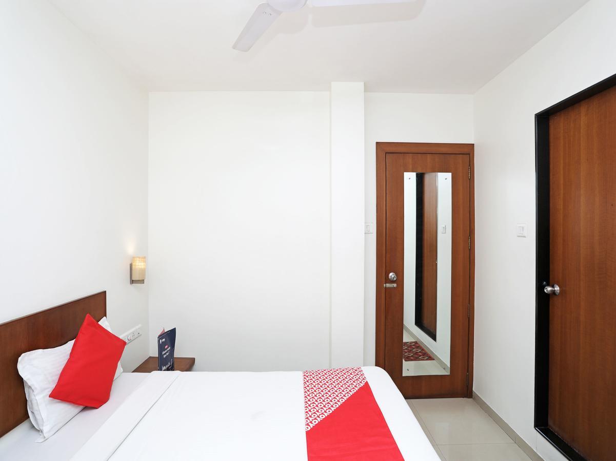 פונה Oyo 1194 Hotel Gulmohr מראה חיצוני תמונה
