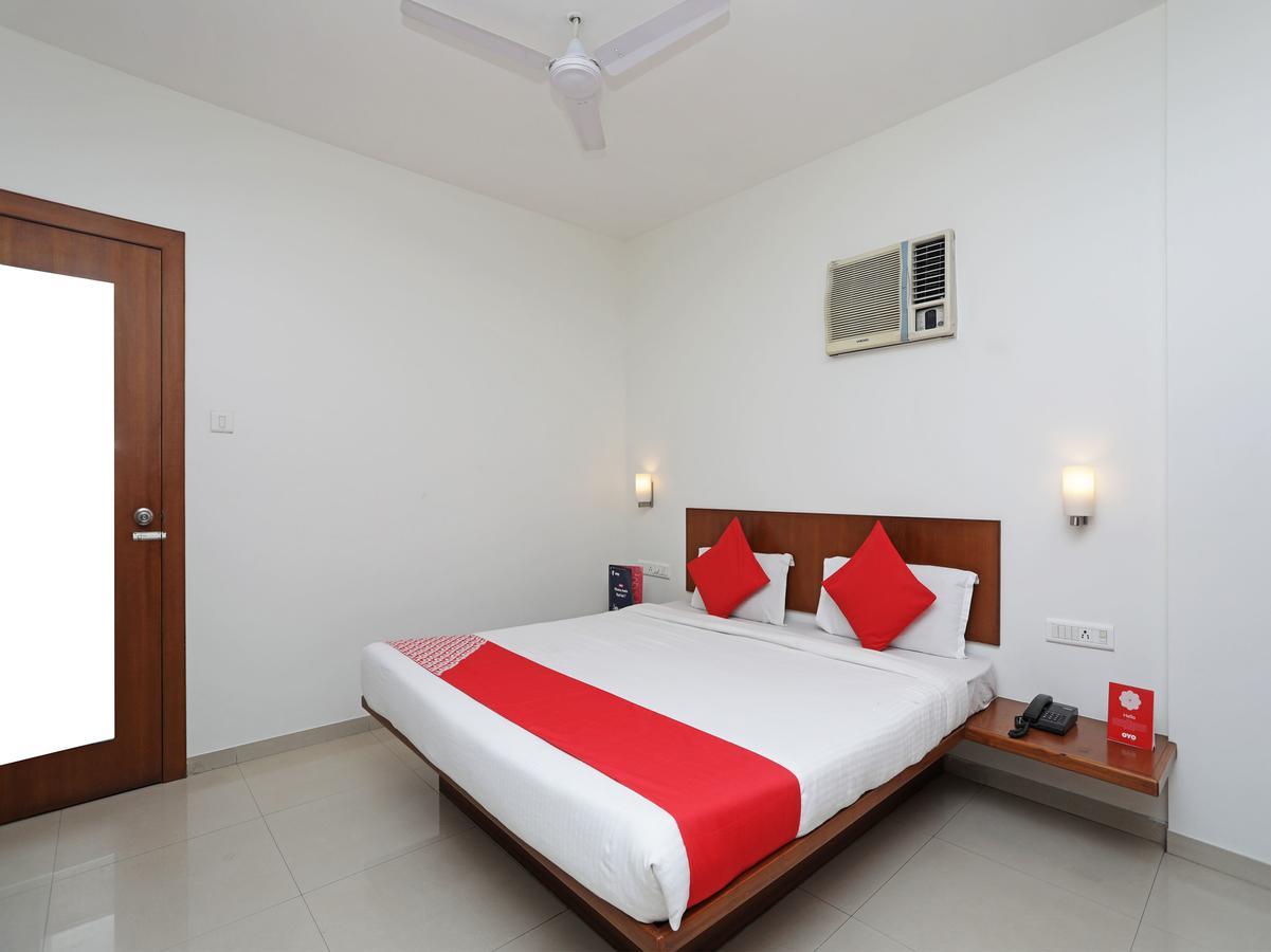 פונה Oyo 1194 Hotel Gulmohr מראה חיצוני תמונה