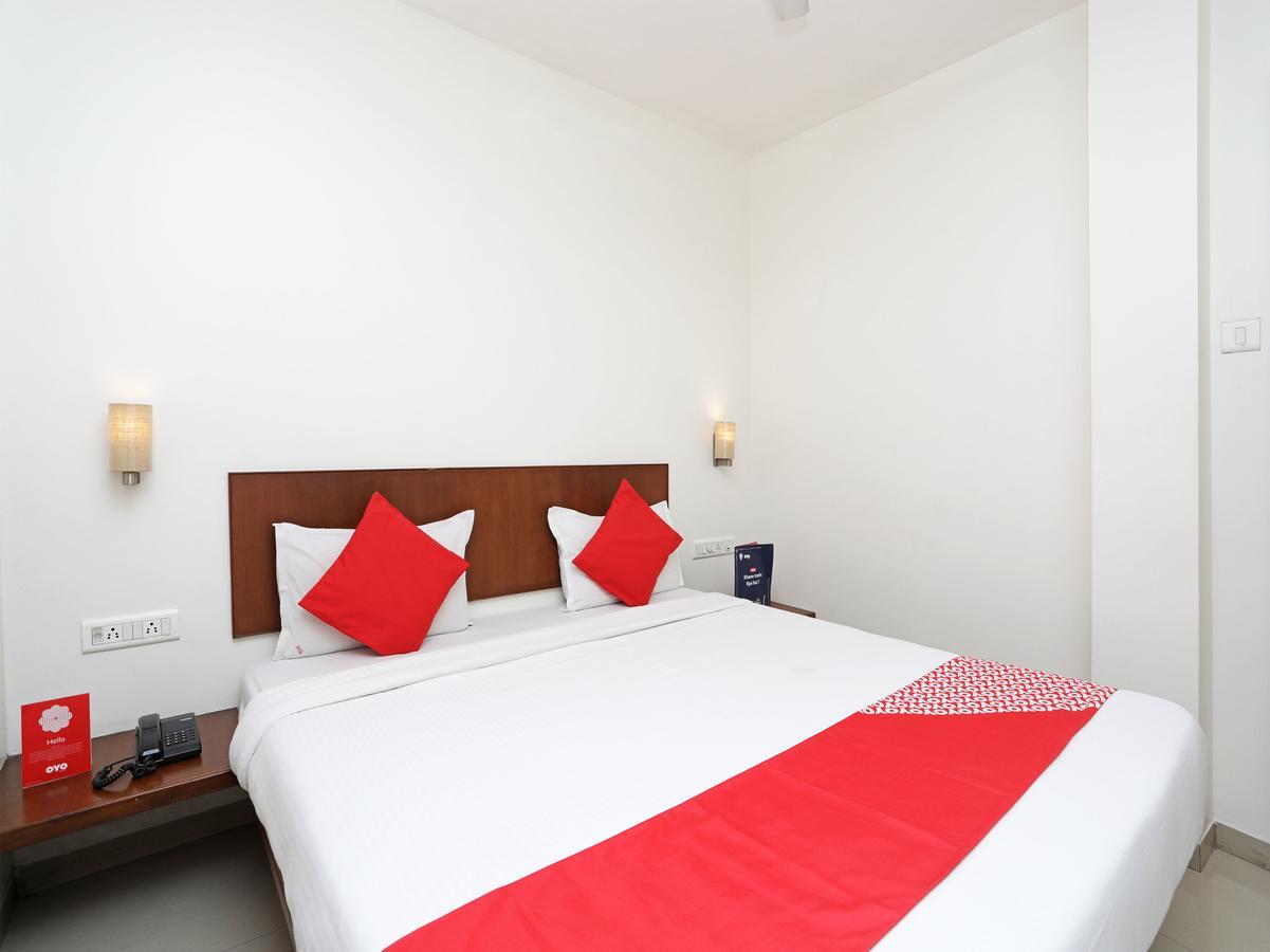 פונה Oyo 1194 Hotel Gulmohr מראה חיצוני תמונה