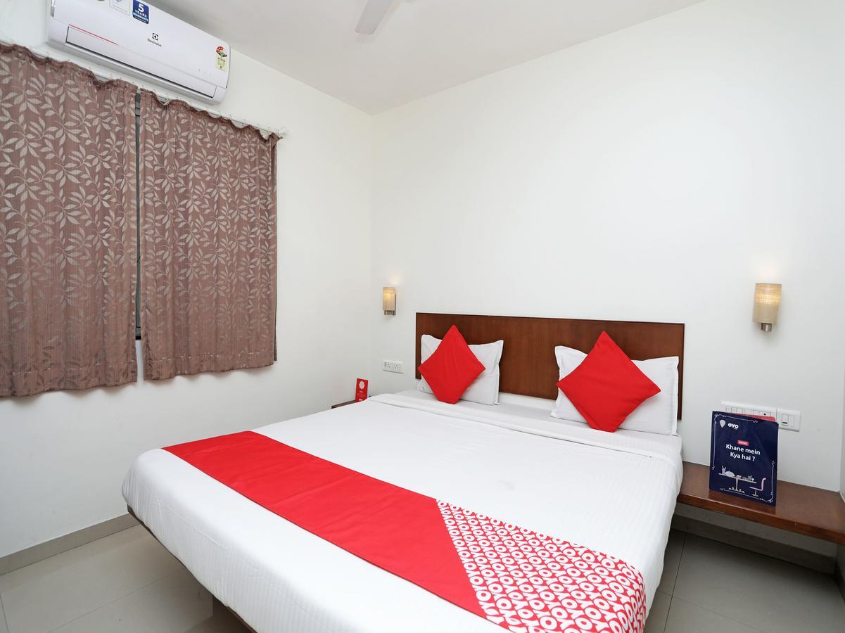 פונה Oyo 1194 Hotel Gulmohr מראה חיצוני תמונה