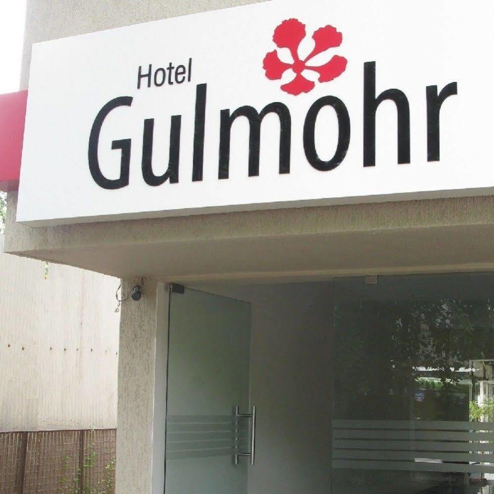 פונה Oyo 1194 Hotel Gulmohr מראה חיצוני תמונה