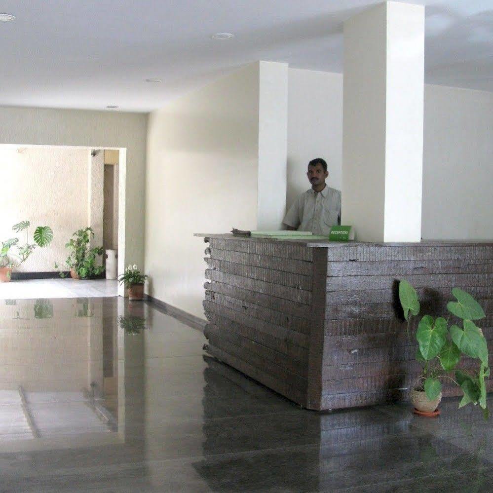 פונה Oyo 1194 Hotel Gulmohr מראה חיצוני תמונה