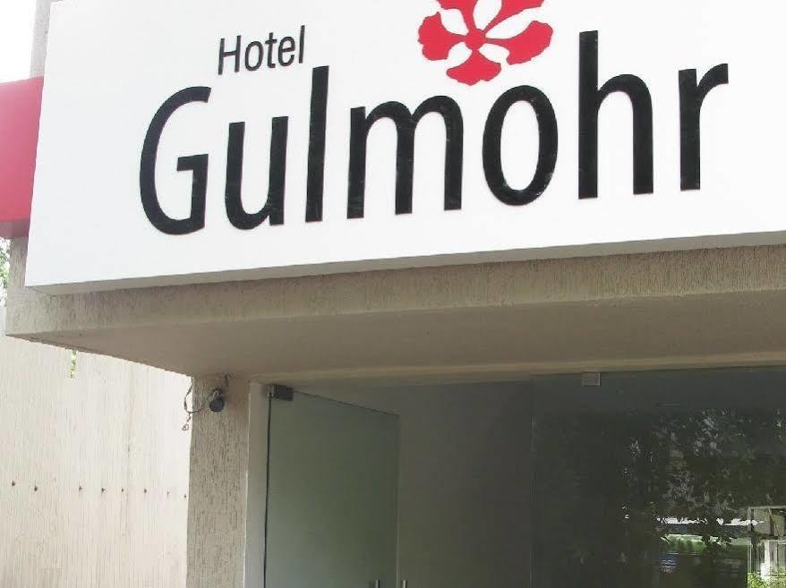 פונה Oyo 1194 Hotel Gulmohr מראה חיצוני תמונה